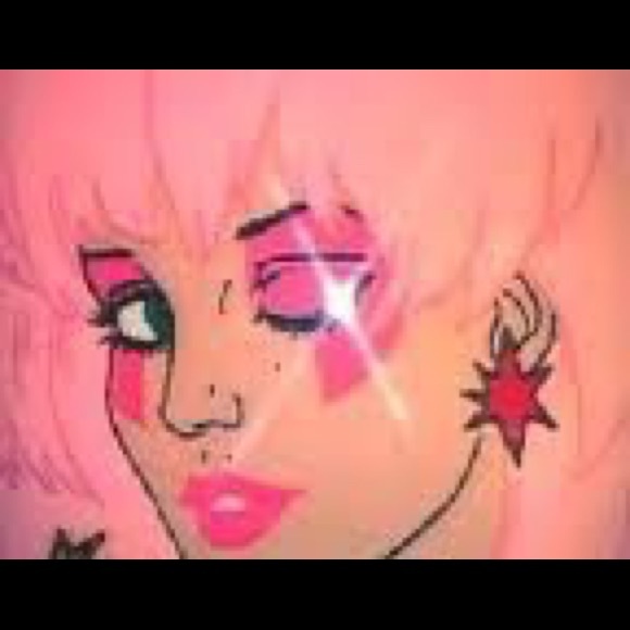 Meet your Posher, Lisette - Picture 2 of 2